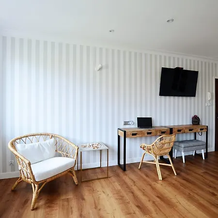Biala Sowa - Weisse Eule Apartment Kolobrzeg